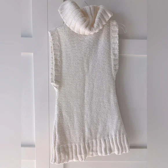 Chunky Knit Sweater Vest - Picture 5 of 5